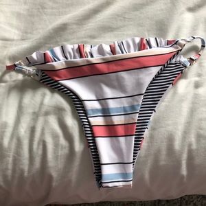 Reversible bikini bottoms